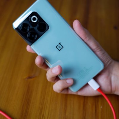 REVIEW OnePlus 10T - ce înseamnă să încarci un telefon la 150 de wați?