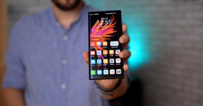 REVIEW Huawei Mate Xs2 - cum arată tranziția de la telefoane mici la pliabile?
