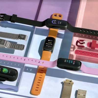 Fitbit Inspire 3, brățara de fitness pe care o încarci la 10 zile