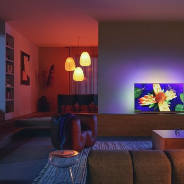 Philips lansează noile TV-uri Ambilight OLED+, soundbar-uri Fidelio și căști cu conducție osoasă