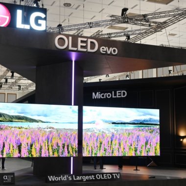 IFA 2022: LG prezintă un TV imens de 97 de inci, dar și un aparat de curățat încălțările
