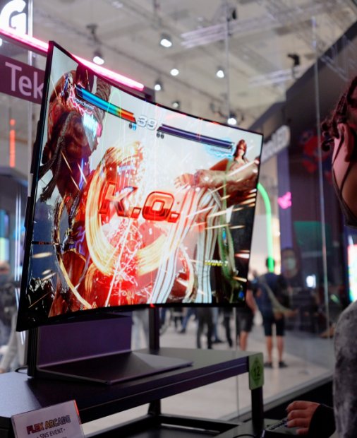 HANDS ON IFA 2022 - Monitorul de la LG se poate curba și întinde la loc