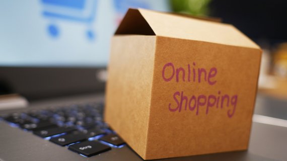 Românii au avut apetit crescut de shopping online în vara lui 2022