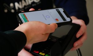 Într-un final, 15.000 de magazine online din România permit plata cu Apple Pay
