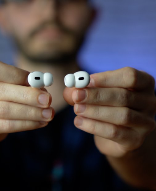 Review AirPods Pro 2 - Același design, noi capabilități