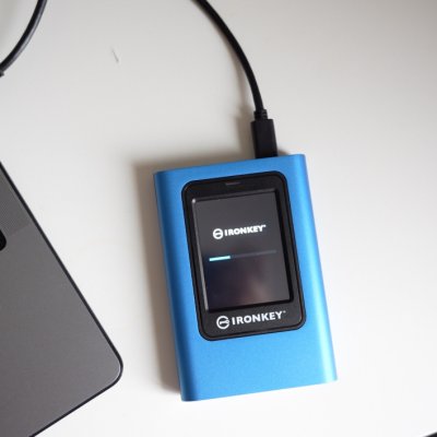 REVIEW Kingston IronKey Vault Privacy 80 - un SSD extern pe care Q l-ar folosi