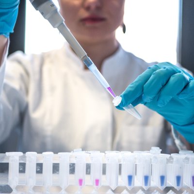 Româncele care au câștigat bursele L’Oréal – UNESCO ”Pentru Femeile din Știință”