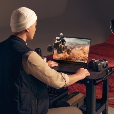 CES 2023: Acest laptop Asus redă imagini 3D pe care le vezi fără ochelari