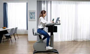 CES 2023: Acer prezintă biroul unde faci sport - hibrid scaun-bicicletă