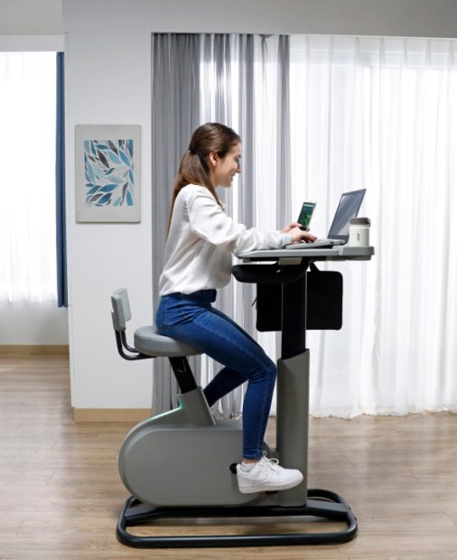 CES 2023: Acer prezintă biroul unde faci sport - hibrid scaun-bicicletă