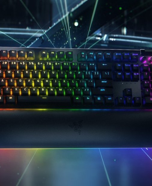 Razer BlackWidow V4 Pro, tastatură pentru gaming cu iluminare RGB