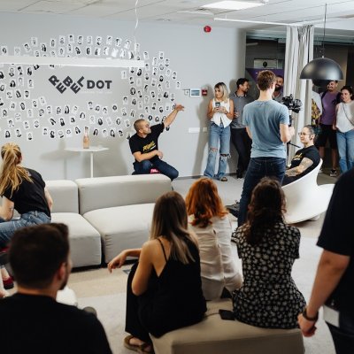 Joburi în IT - RebelDot angajează 100 de specialiști IT în 2023