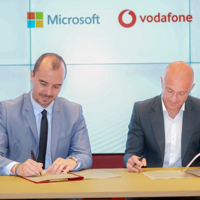 Vodafone și Microsoft se „unesc” pentru digitalizarea companiilor din România