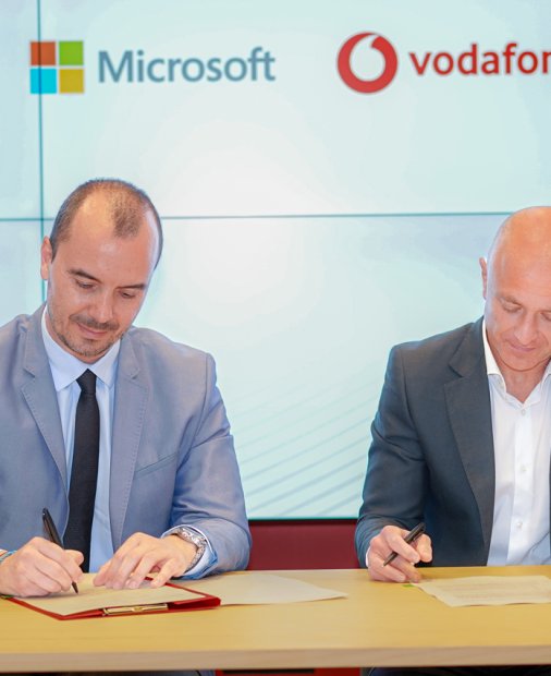 Vodafone și Microsoft se „unesc” pentru digitalizarea companiilor din România