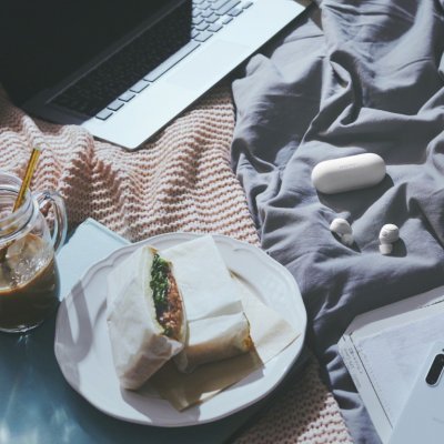 Sony anunță noi căști wireless de buget și o nouă culoare pentru WH-1000XM5