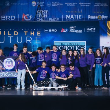 3 echipe românești de elevi merg la Campionatul Mondial de Robotică