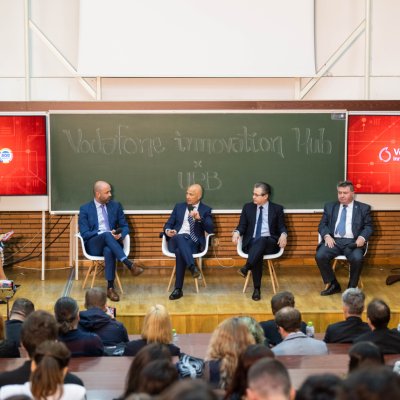 Vodafone deschide un Innovation Hub în cadrul Politehnicii din București