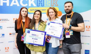 Primele câștigătoare ale hackathonului HackHER - aplicația de design interior