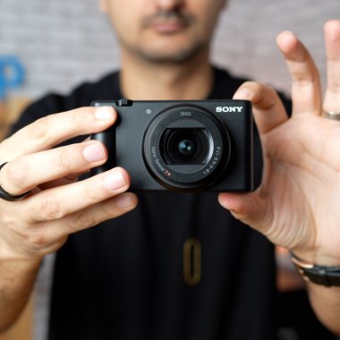 REVIEW Sony ZV-1 II - cea mai nouă cameră de vlogging pentru începători
