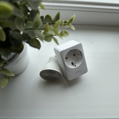 REVIEW Tapo P110 și Tapo L630: mini priză smart și bec cu milioane de culori