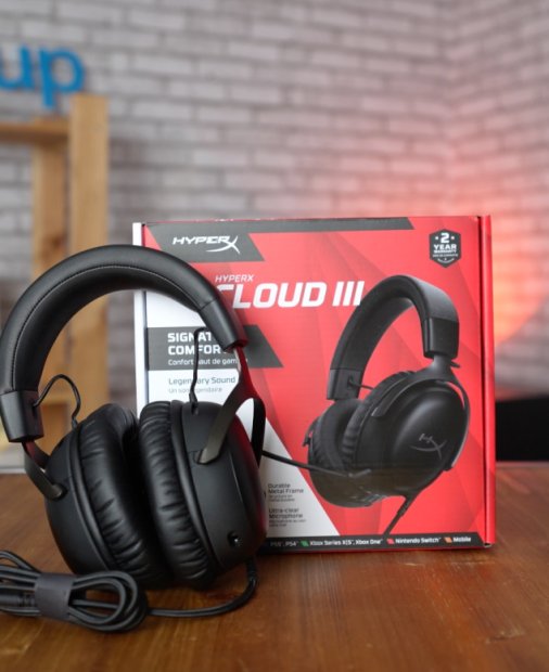 REVIEW HyperX Cloud III - cele mai confortabile căști