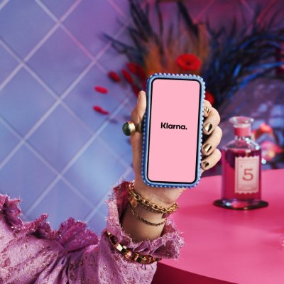 Raport Klarna: următoarea generație de consumatori, gata pentru AI, AR, roboți