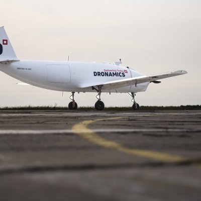 Bulgarii de la Dronamics, ce produc drone pentru marfă, caută 2 mil.€ pe SeedBlink