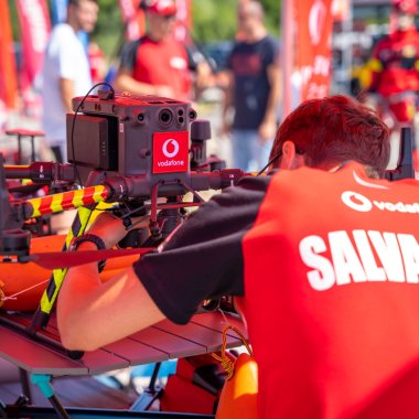 80% din salvamontiștii români folosesc drone. Premiere Vodafone și Salvamont