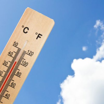 7 sfaturi pentru a supraviețui vara cu smartphone-ul tău, chiar dacă afară e cald