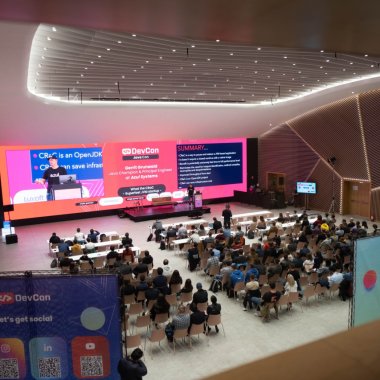 DevCon 2023: peste 50 de experți din industria tech, la București în 6 conferințe dedicate