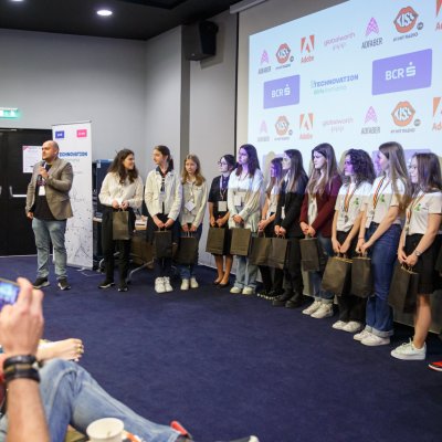 Technovation Girls - înscrieri pentru programul de antreprenoriat pentru eleve