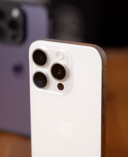 REVIEW iPhone 15 Pro - marele plus pe care-l aduce USB-C și action buton