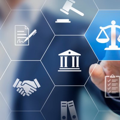 Când ar trebui antreprenorii să apeleze la un avocat? Cinci momente decisive