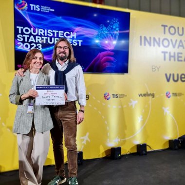 Startup românesc de închiriat rulote, premiat la Touristech Startup Fest