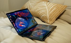 REVIEW Lenovo Yoga Book 9i - așa arată viitorul laptop-urilor?