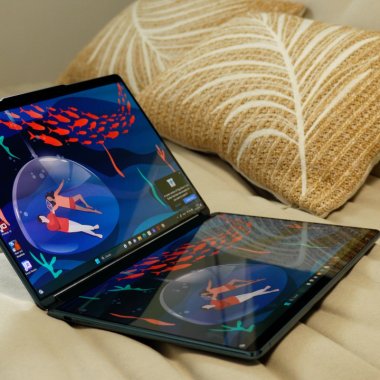 REVIEW Lenovo Yoga Book 9i - așa arată viitorul laptop-urilor?