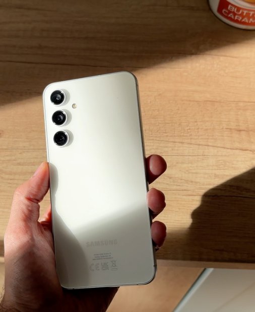 REVIEW Samsung Galaxy S23 FE - asta își doresc fanii?