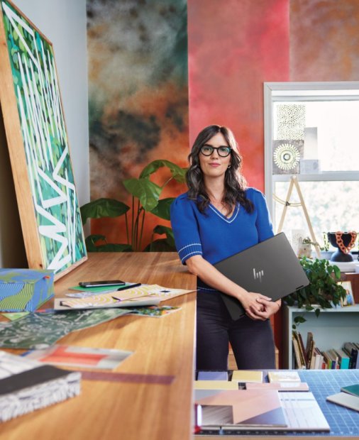 HP aduce inteligența artificială pe laptop-urile prezentate la CES 2024