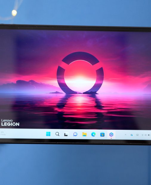 Review Lenovo Legion Go - consolă portabilă performantă cu abilități de Switch