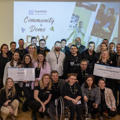 Au început înscrierile în programul de pre-accelerare RubikEDU, ediția 9