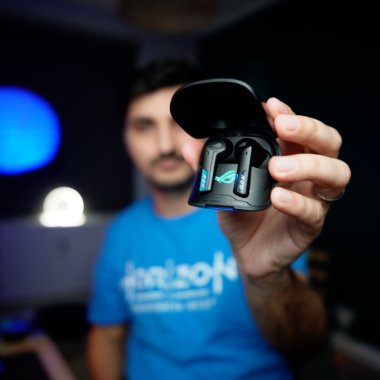 Asus ROG Cetra True Wireless SuperNova: căști pentru gaming acasă, dar și în mișcare