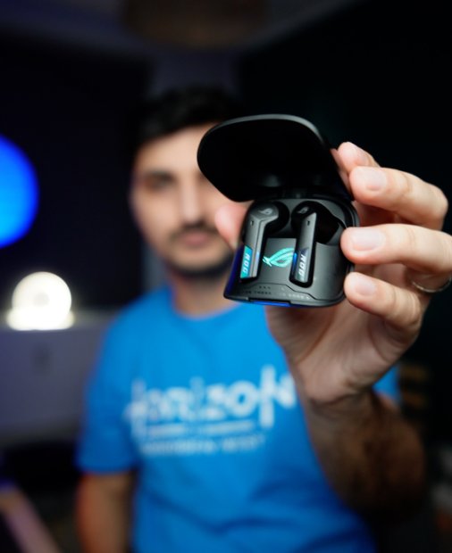 Asus ROG Cetra True Wireless SuperNova: căști pentru gaming acasă, dar și în mișcare