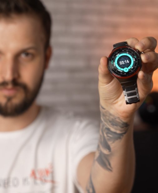 REVIEW Huawei Watch 4 Pro Space Edition - design inspirat de rachete spațiale