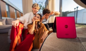 Motorola lansează telefoanele pliabile moto razr 50 ultra și razr 50
