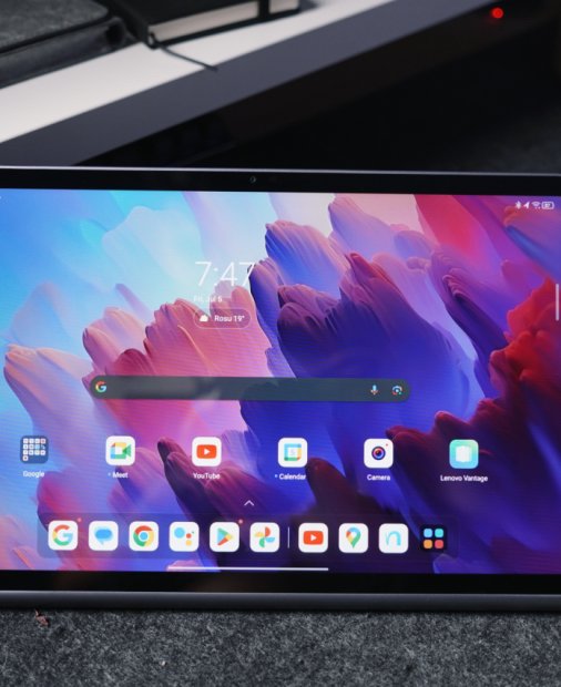 REVIEW Lenovo Tab Plus - o tabletă cu 8 difuzoare pentru filme și muzică