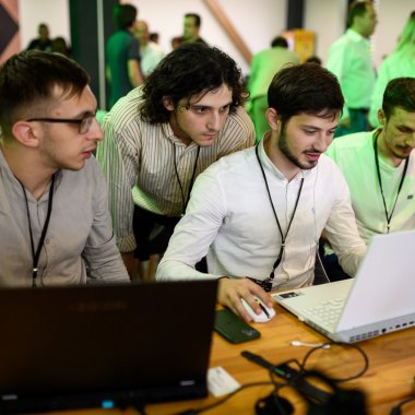 Hackathonul din Republica Moldova unde poți dezvolta produse și câștiga bani