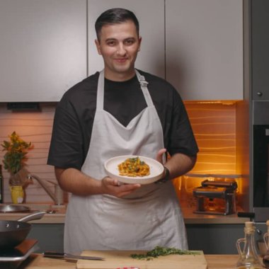 Antonio Luca lansează alături de FoodFix prima sa carte digitală de bucate - „Luca's Pasta”