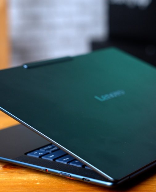 REVIEW Lenovo Yoga Slim 7x: 5 motive să cumperi acest laptop și 2 pentru care nu