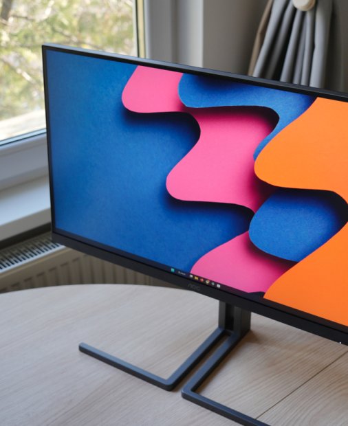 REVIEW AOC Q27U3CV: monitorul pentru creatori de conținut