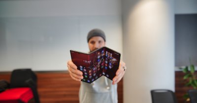 Huawei Mate XT: Viitorul telefoanelor sau doar un moft?